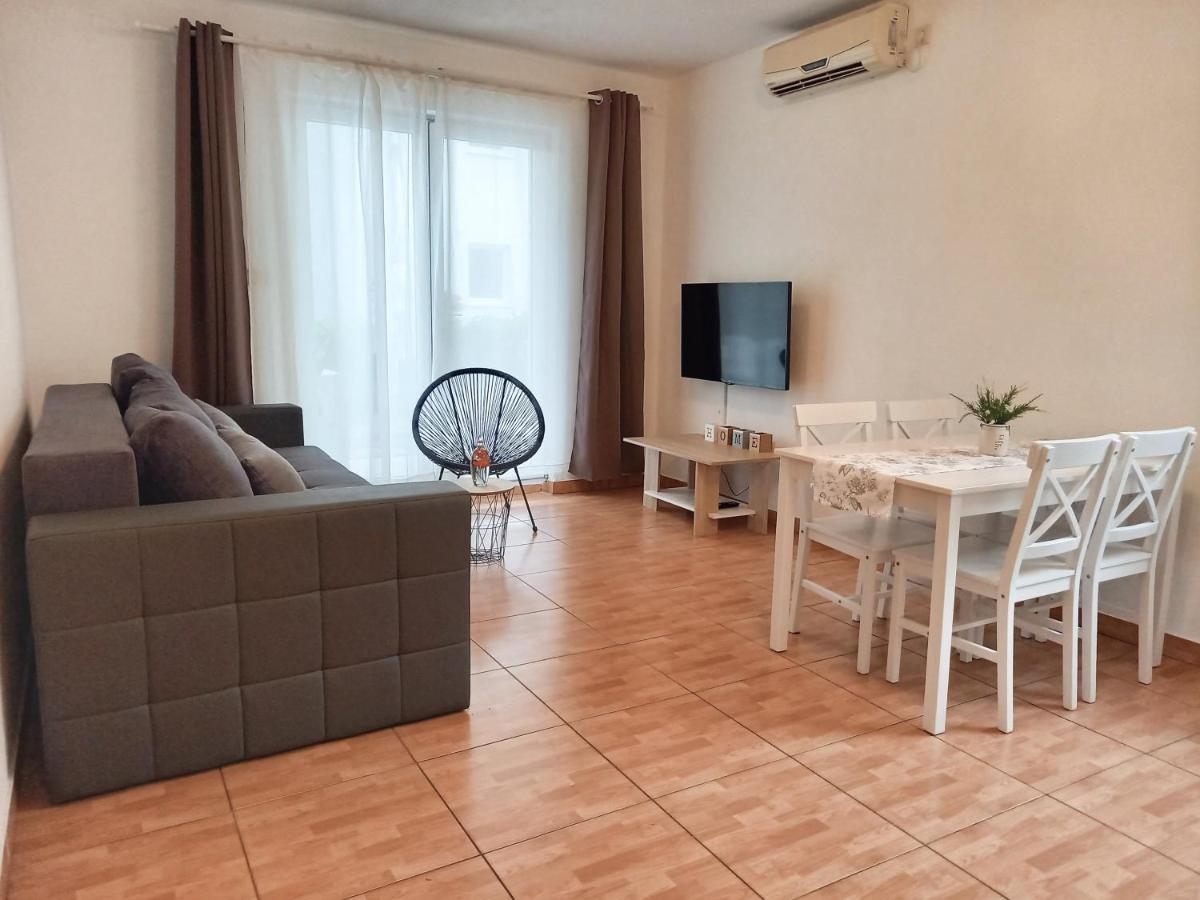Apartments Marusic ماكارسكا المظهر الخارجي الصورة